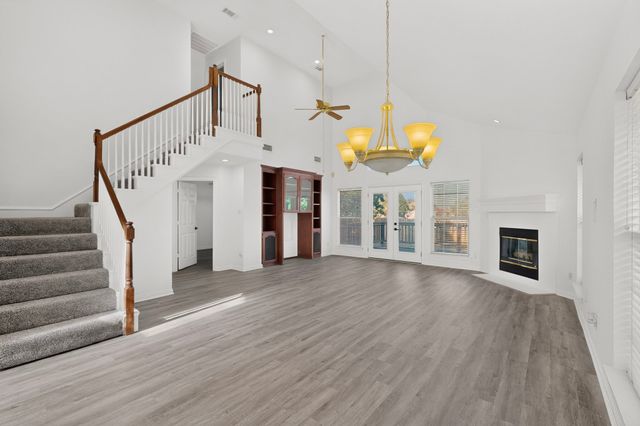 714 Ashbrook Court, Euless, TX 76039