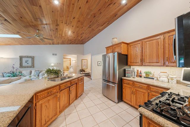 1794 GARNET COURT, Menasha, WI 54952
