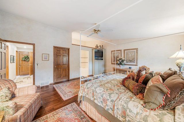 1794 GARNET COURT, Menasha, WI 54952