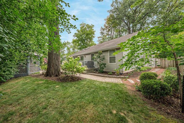 1794 GARNET COURT, Menasha, WI 54952