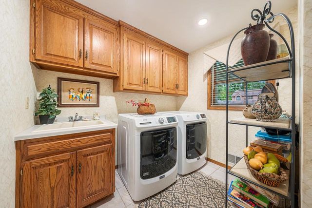 1794 GARNET COURT, Menasha, WI 54952