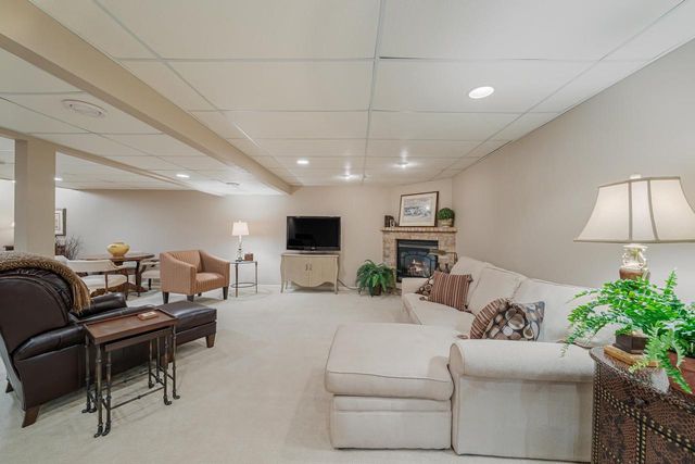 1794 GARNET COURT, Menasha, WI 54952