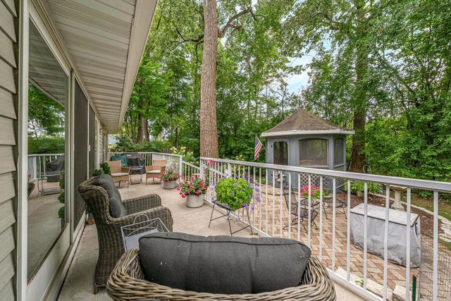 1794 GARNET COURT, Menasha, WI 54952