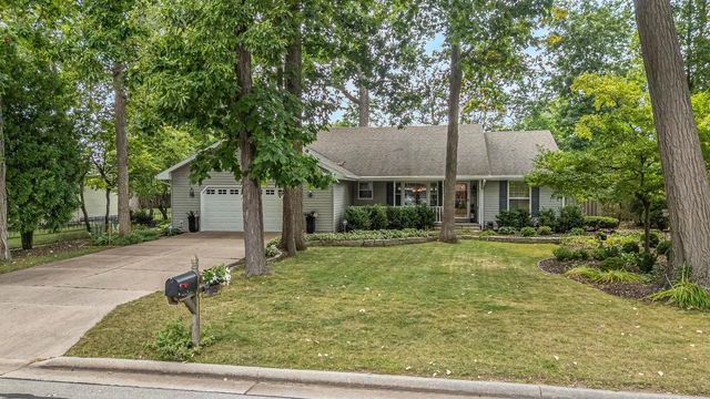 1794 GARNET COURT, Menasha, WI 54952
