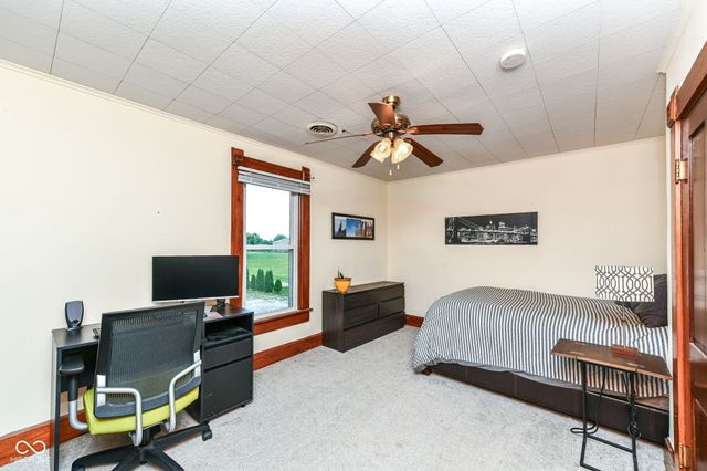 6238 W Us Highway 52, New Palestine, IN 46163