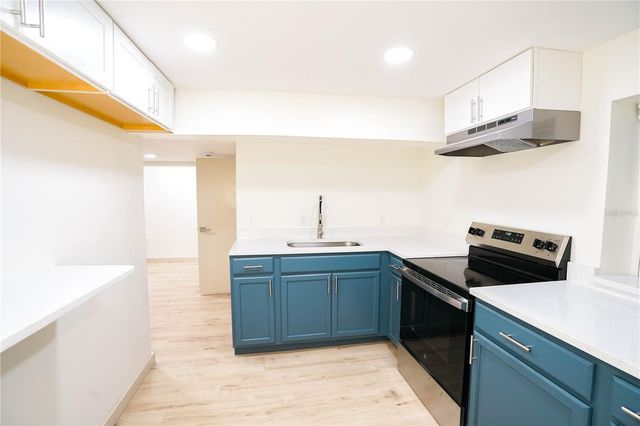535 14TH AVENUE S 4, St Petersburg, FL 33701