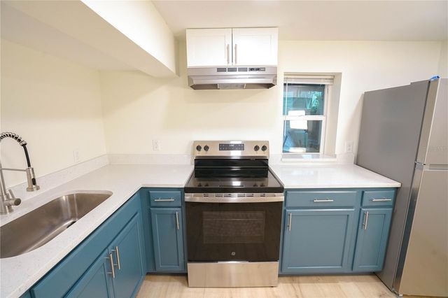 535 14TH AVENUE S 4, St Petersburg, FL 33701