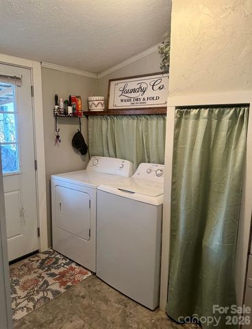 5425 Old Creek Road, Morganton, NC 28655