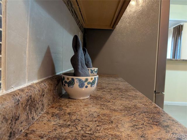 7801 Ellington Drive, St Louis, MO 63121