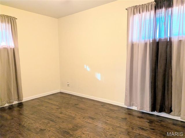 7801 Ellington Drive, St Louis, MO 63121