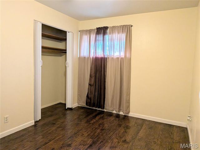 7801 Ellington Drive, St Louis, MO 63121