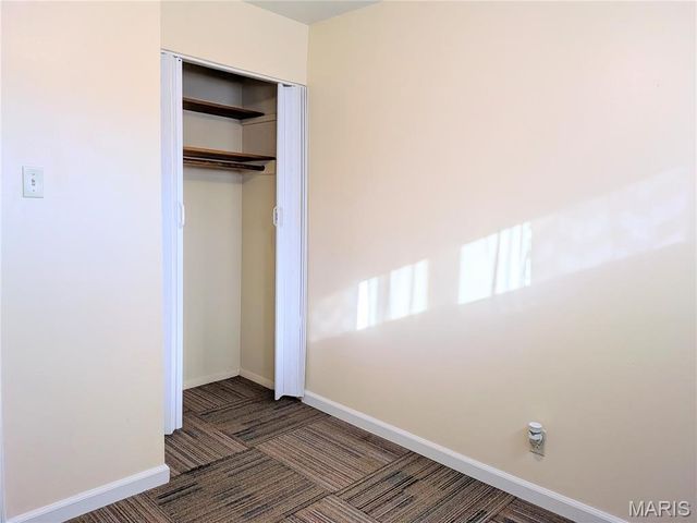 7801 Ellington Drive, St Louis, MO 63121