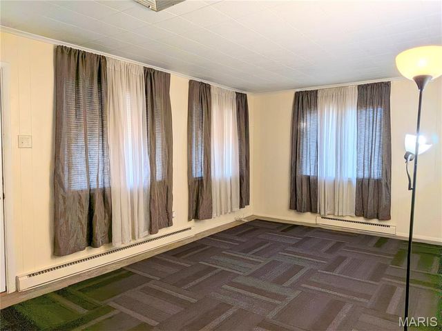 7801 Ellington Drive, St Louis, MO 63121