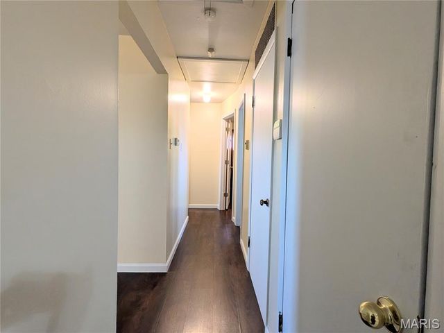 7801 Ellington Drive, St Louis, MO 63121