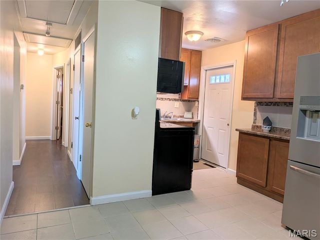 7801 Ellington Drive, St Louis, MO 63121