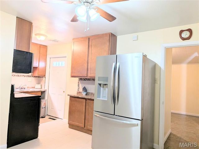 7801 Ellington Drive, St Louis, MO 63121