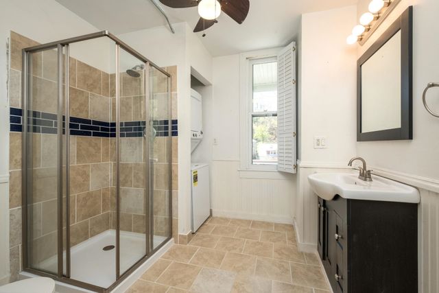 940 W BEVERLEY ST, Staunton, VA 24401