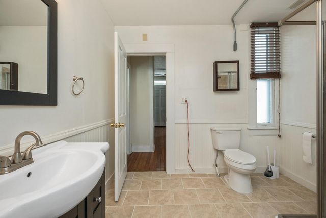 940 W BEVERLEY ST, Staunton, VA 24401