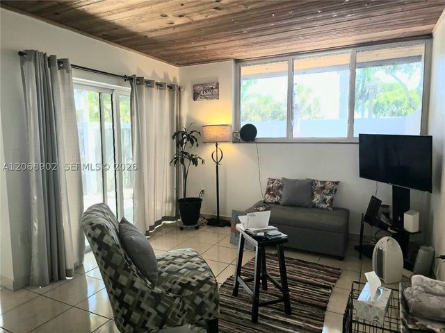 16330 Oak Walk, Miami Lakes, FL 33014