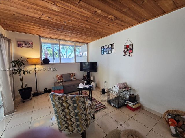 16330 Oak Walk, Miami Lakes, FL 33014