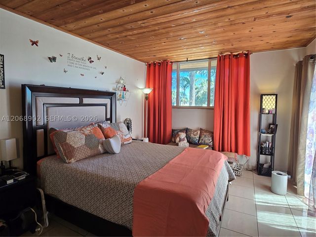 16330 Oak Walk, Miami Lakes, FL 33014