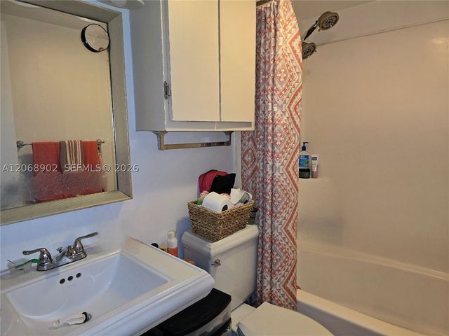 16330 Oak Walk, Miami Lakes, FL 33014