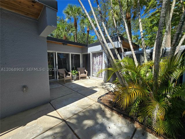 16330 Oak Walk, Miami Lakes, FL 33014