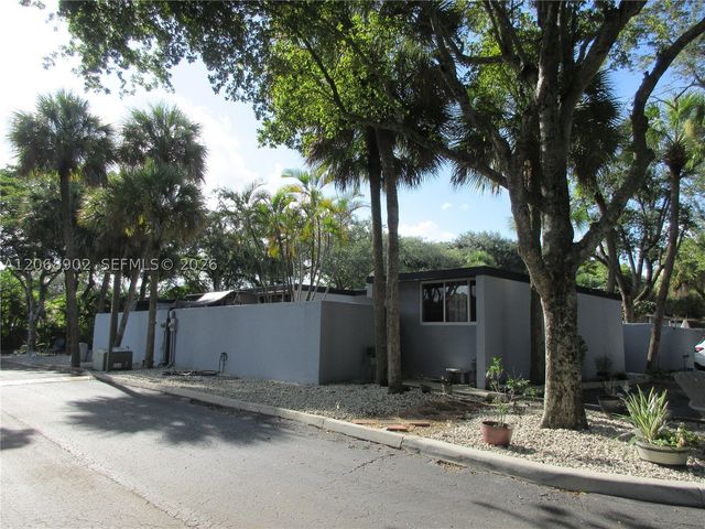 16330 Oak Walk, Miami Lakes, FL 33014