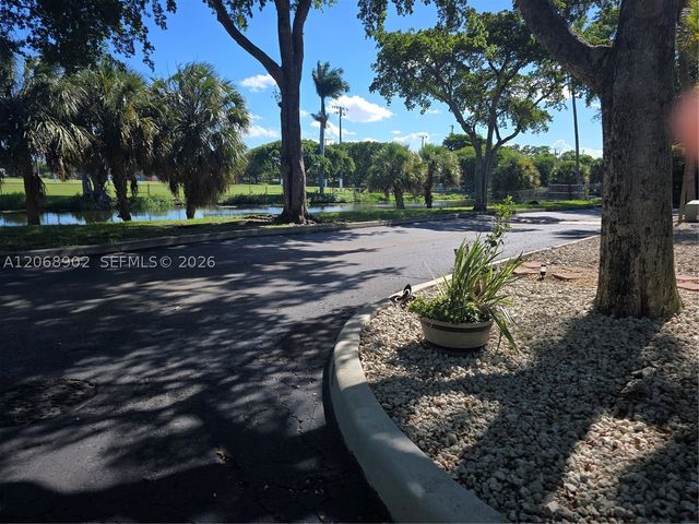 16330 Oak Walk, Miami Lakes, FL 33014