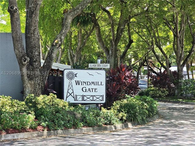 16330 Oak Walk, Miami Lakes, FL 33014