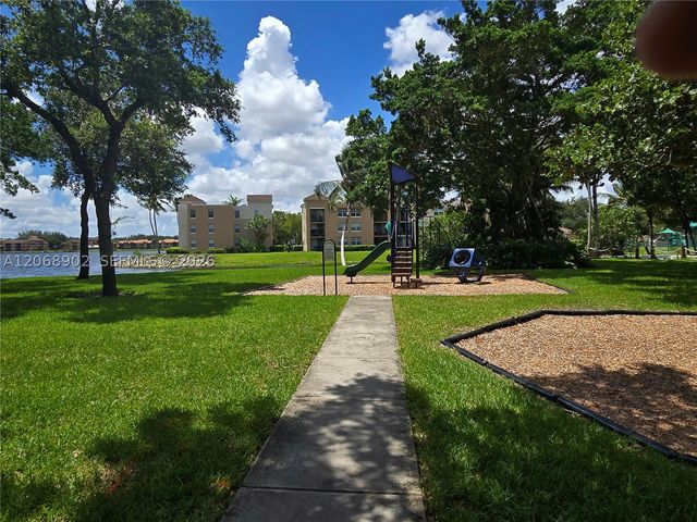 16330 Oak Walk, Miami Lakes, FL 33014