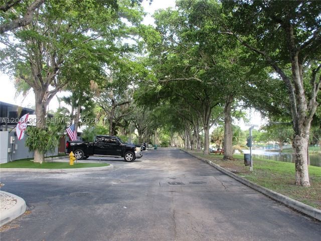 16330 Oak Walk, Miami Lakes, FL 33014