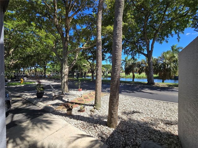 16330 Oak Walk, Miami Lakes, FL 33014