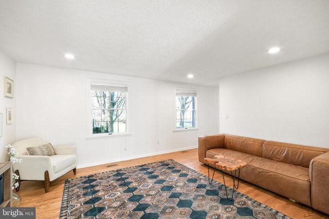 5833 WOODWINDS CIR, Frederick, MD 21703