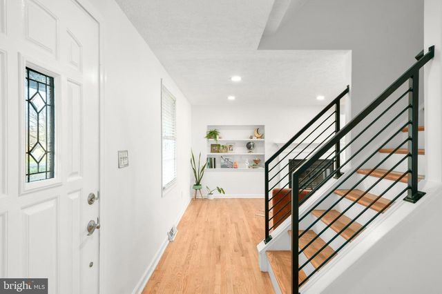 5833 WOODWINDS CIR, Frederick, MD 21703