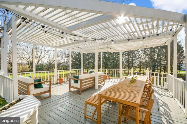 5833 WOODWINDS CIR, Frederick, MD 21703