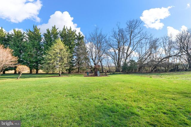 5833 WOODWINDS CIR, Frederick, MD 21703