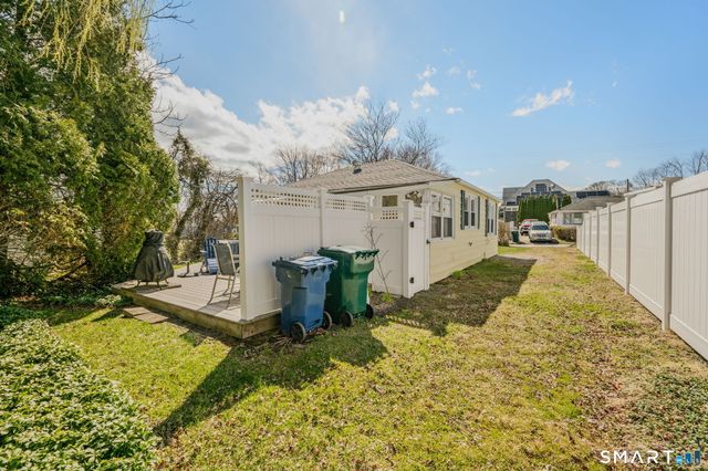 8 Biscayne Boulevard, Old Lyme, CT 06371