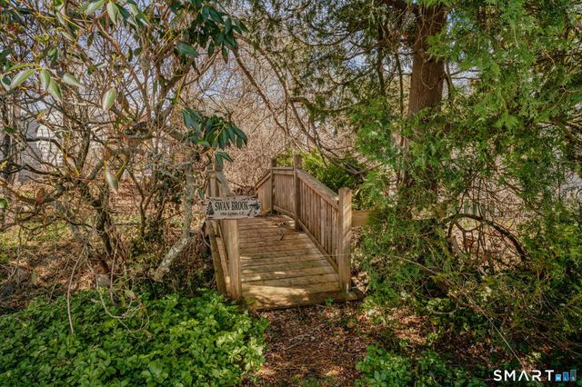 8 Biscayne Boulevard, Old Lyme, CT 06371
