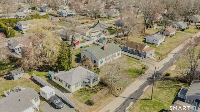 8 Biscayne Boulevard, Old Lyme, CT 06371