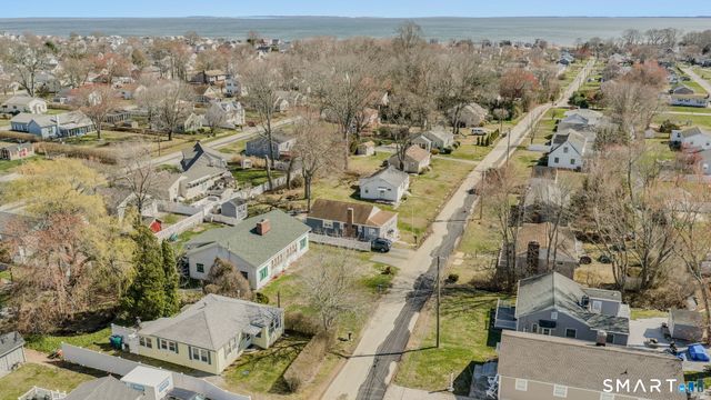 8 Biscayne Boulevard, Old Lyme, CT 06371