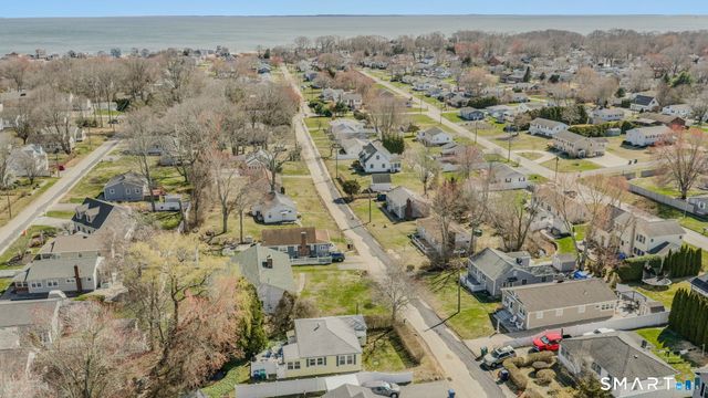 8 Biscayne Boulevard, Old Lyme, CT 06371