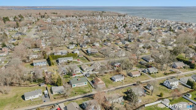 8 Biscayne Boulevard, Old Lyme, CT 06371