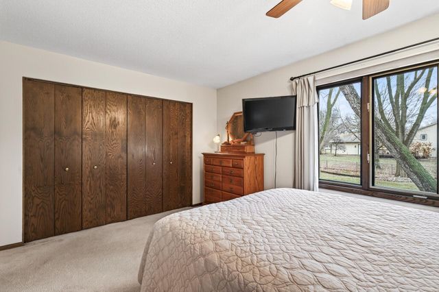 10156 Pilgrim Lane N, Maple Grove, MN 55369