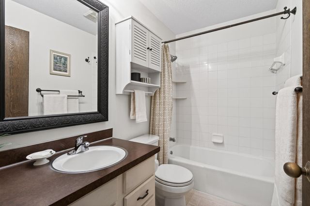 10156 Pilgrim Lane N, Maple Grove, MN 55369