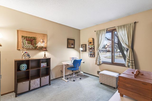 10156 Pilgrim Lane N, Maple Grove, MN 55369