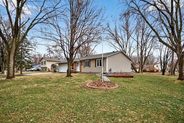 10156 Pilgrim Lane N, Maple Grove, MN 55369