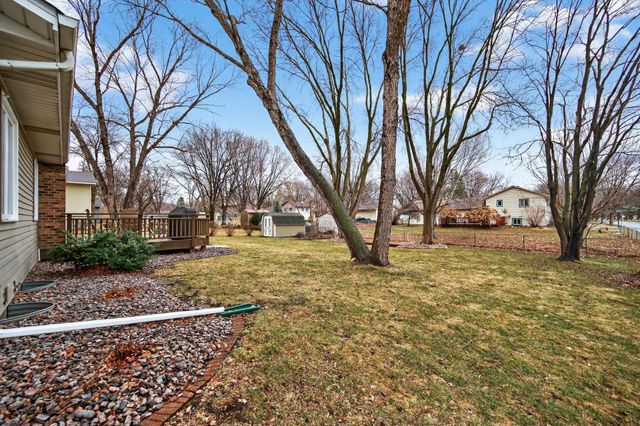 10156 Pilgrim Lane N, Maple Grove, MN 55369