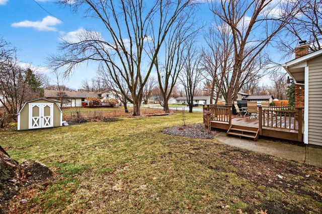 10156 Pilgrim Lane N, Maple Grove, MN 55369