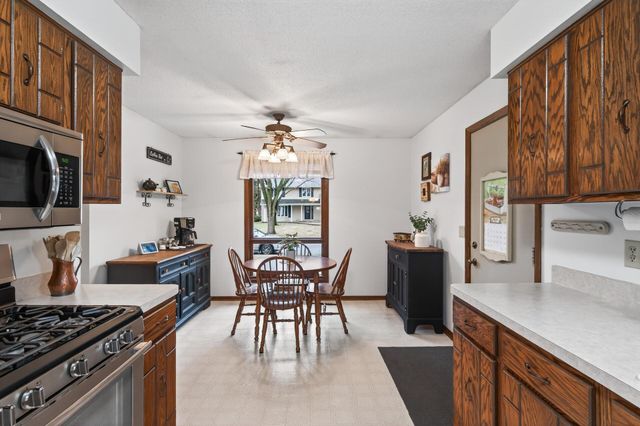 10156 Pilgrim Lane N, Maple Grove, MN 55369